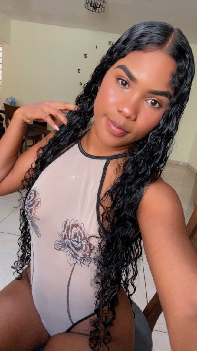 612439593 | ANYE | Chica