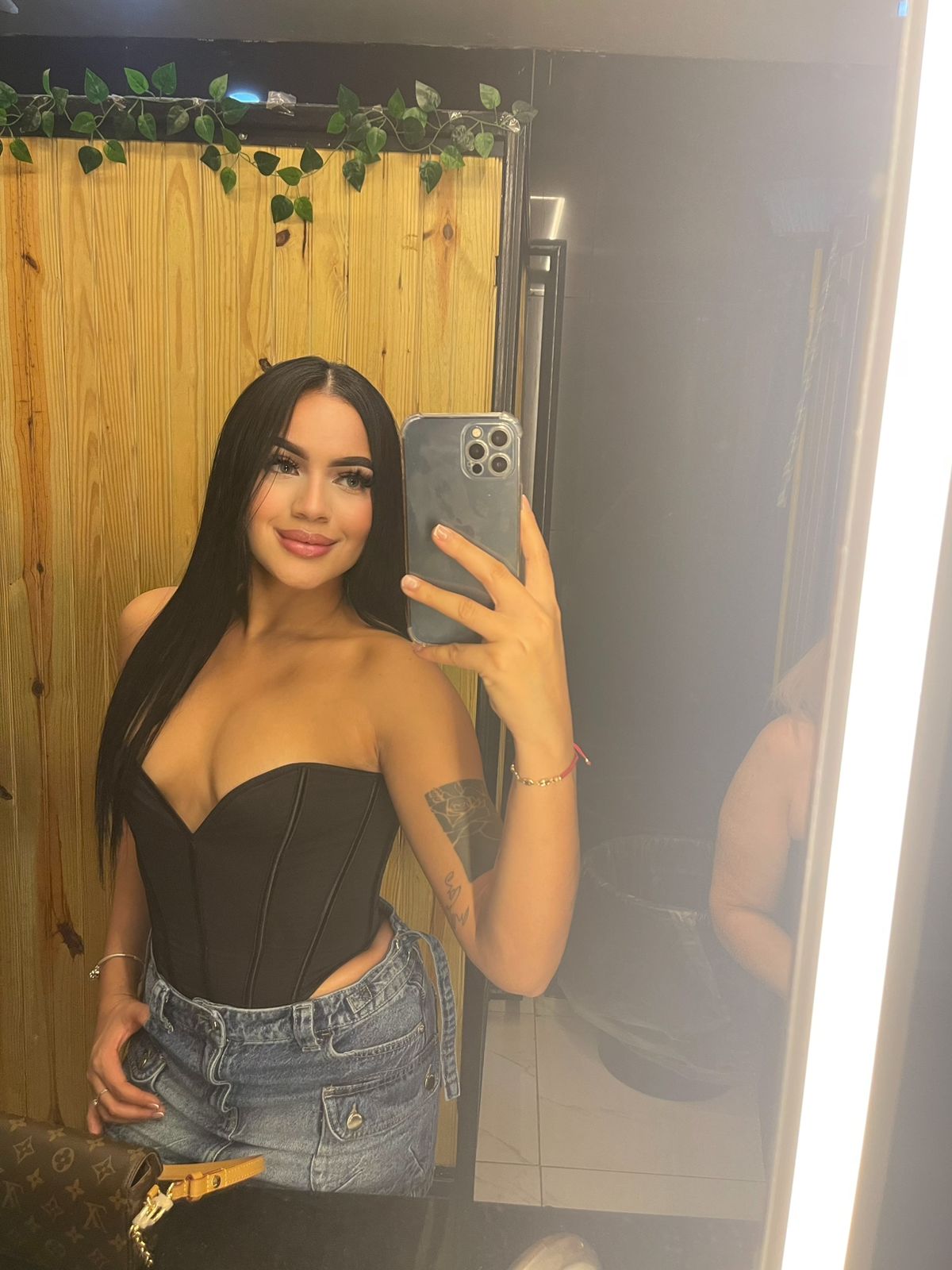 623583970 | ZOE | Chica