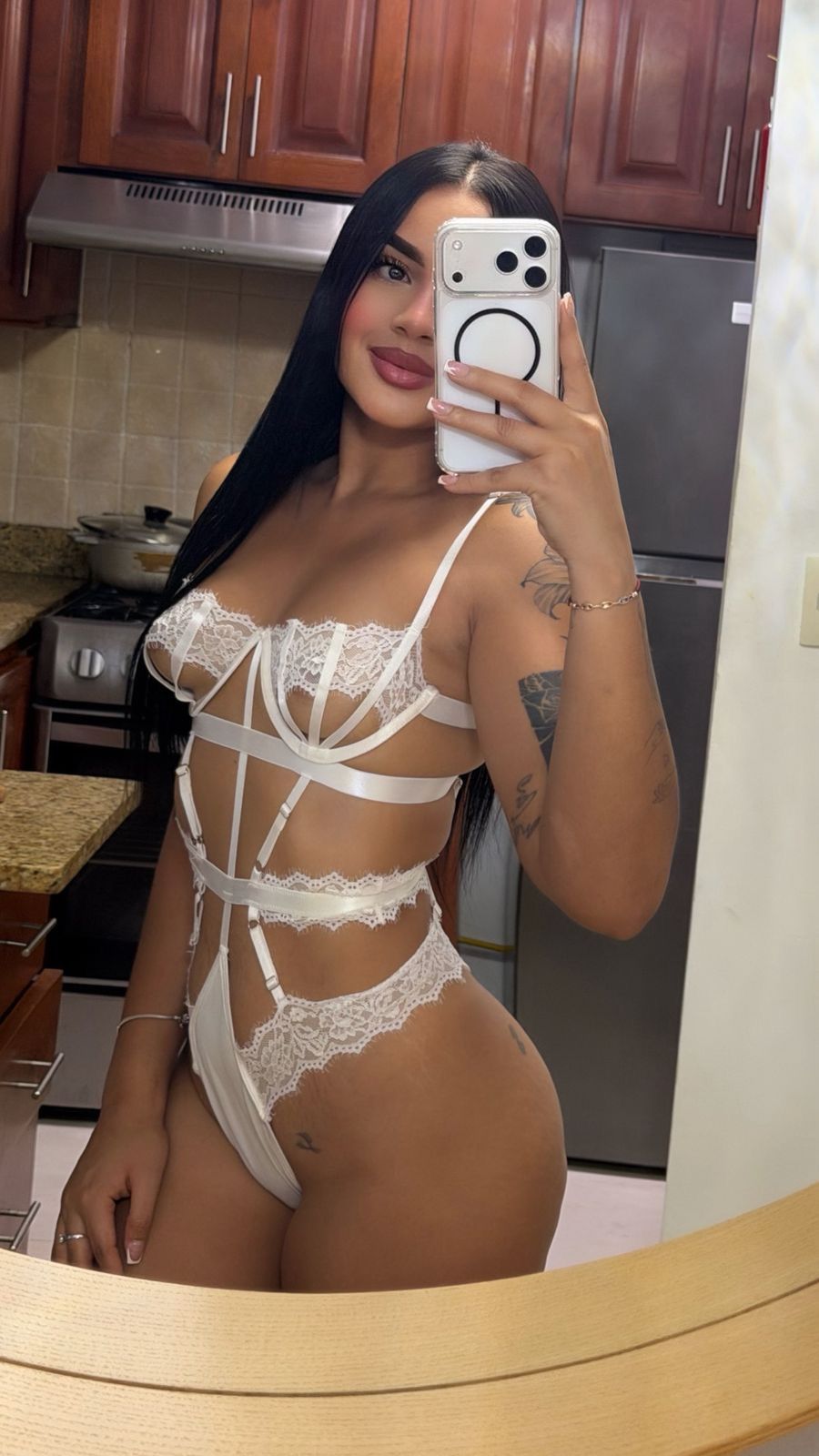 623583970 | ZOE | Chica