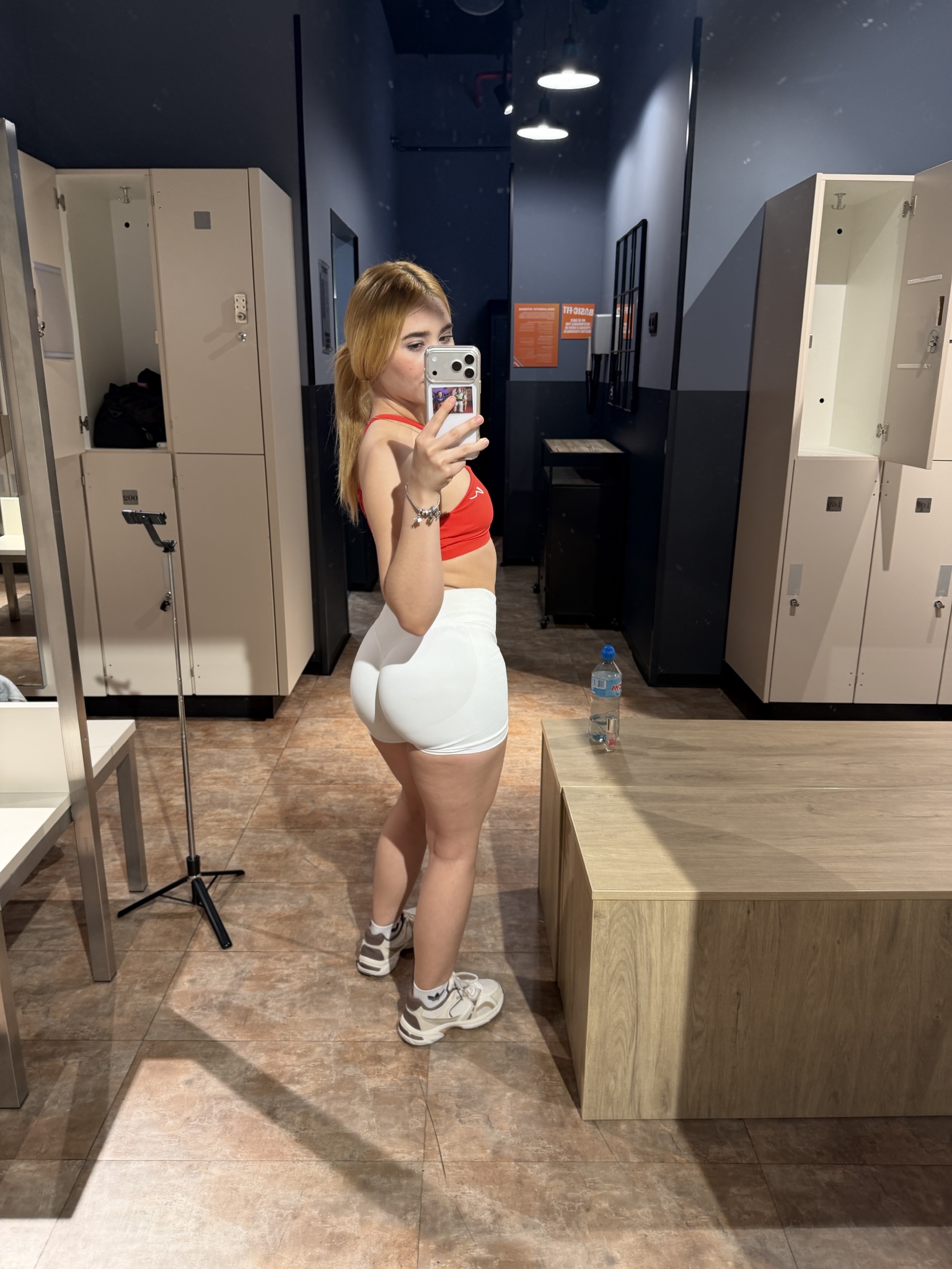 631090050 | SAMMY | Chica