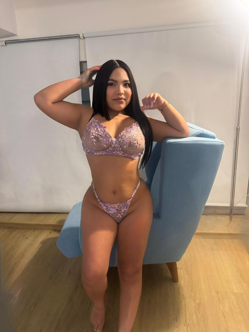 613809986 | FABIOLA | Chica