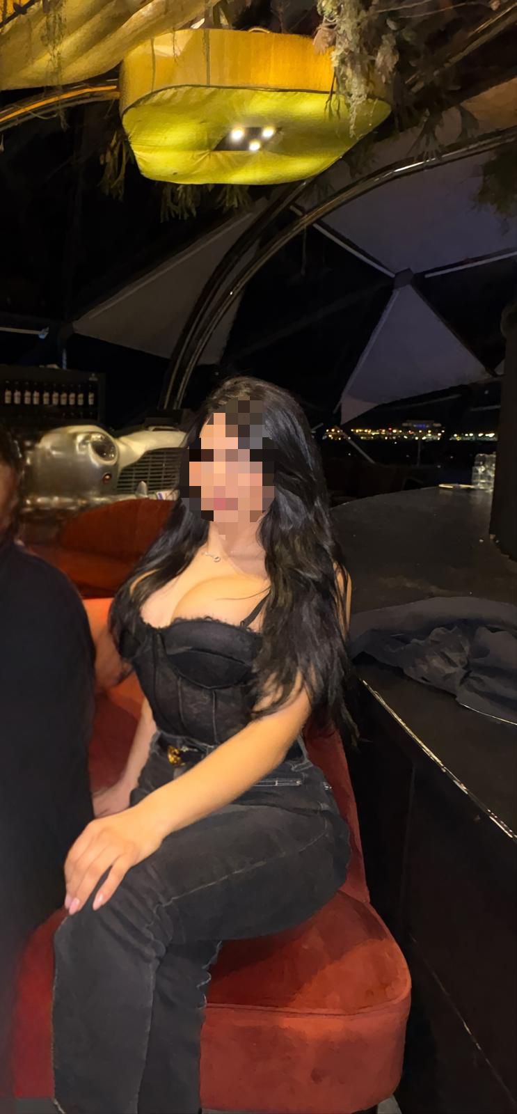 635566289 | MIA | Chica