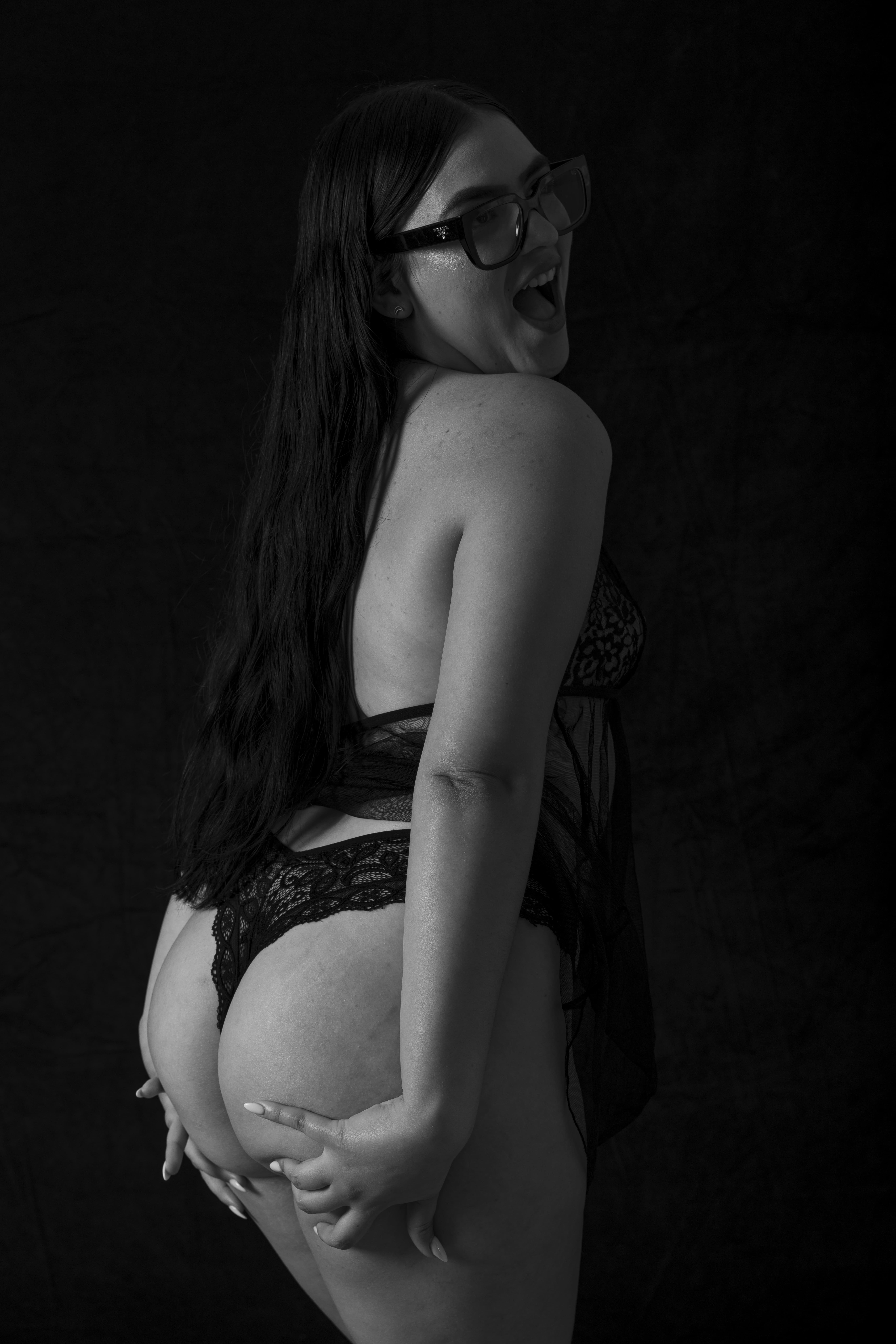 602104494 | LAURA | Chica