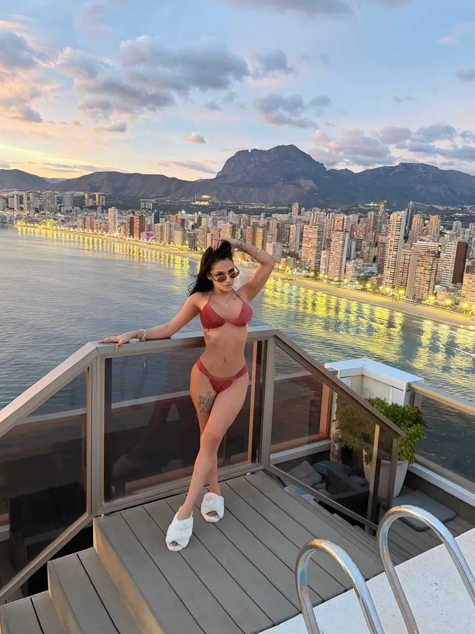 685358921 | Grace | Chica