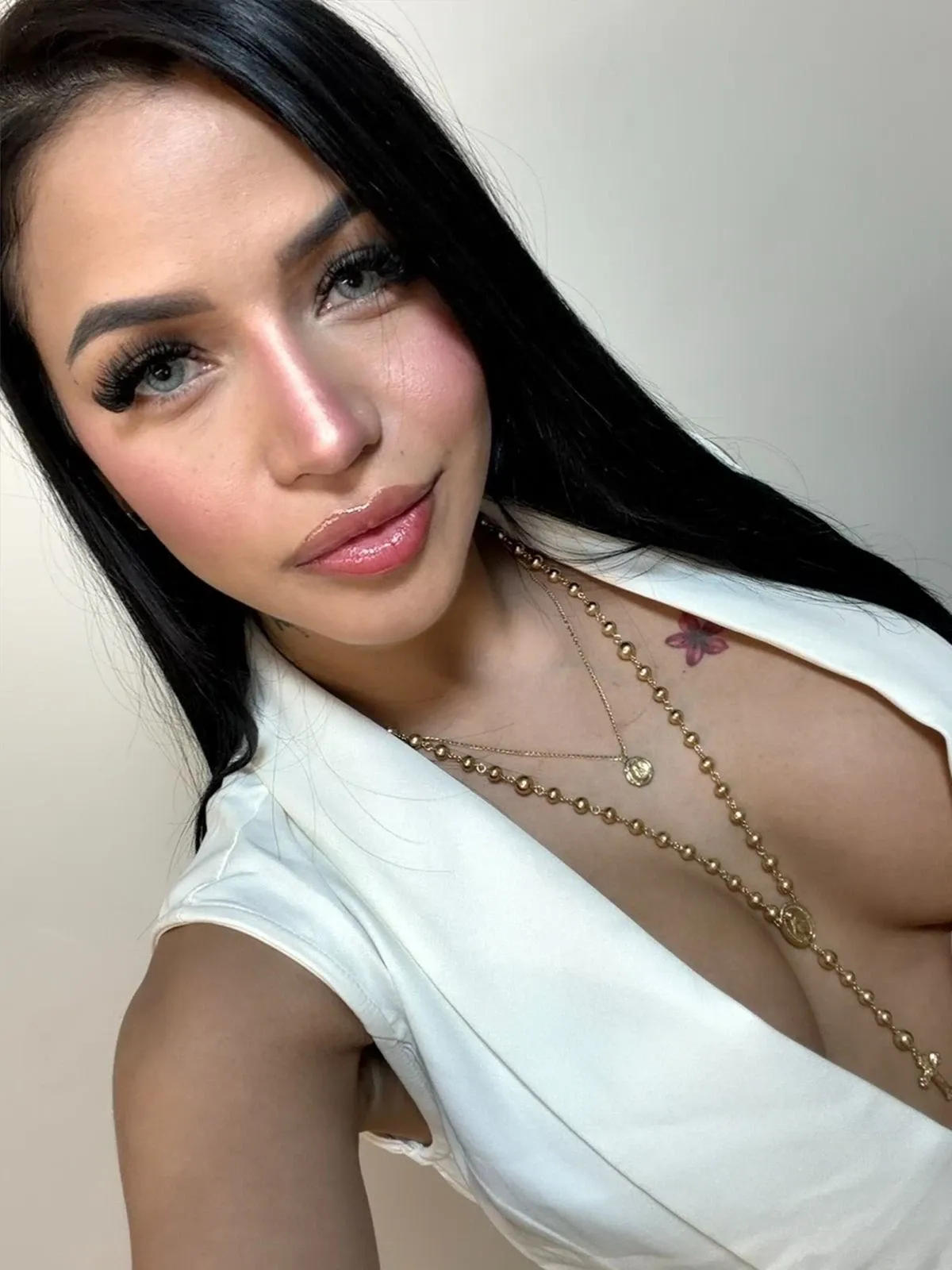 685358921 | Grace | Chica