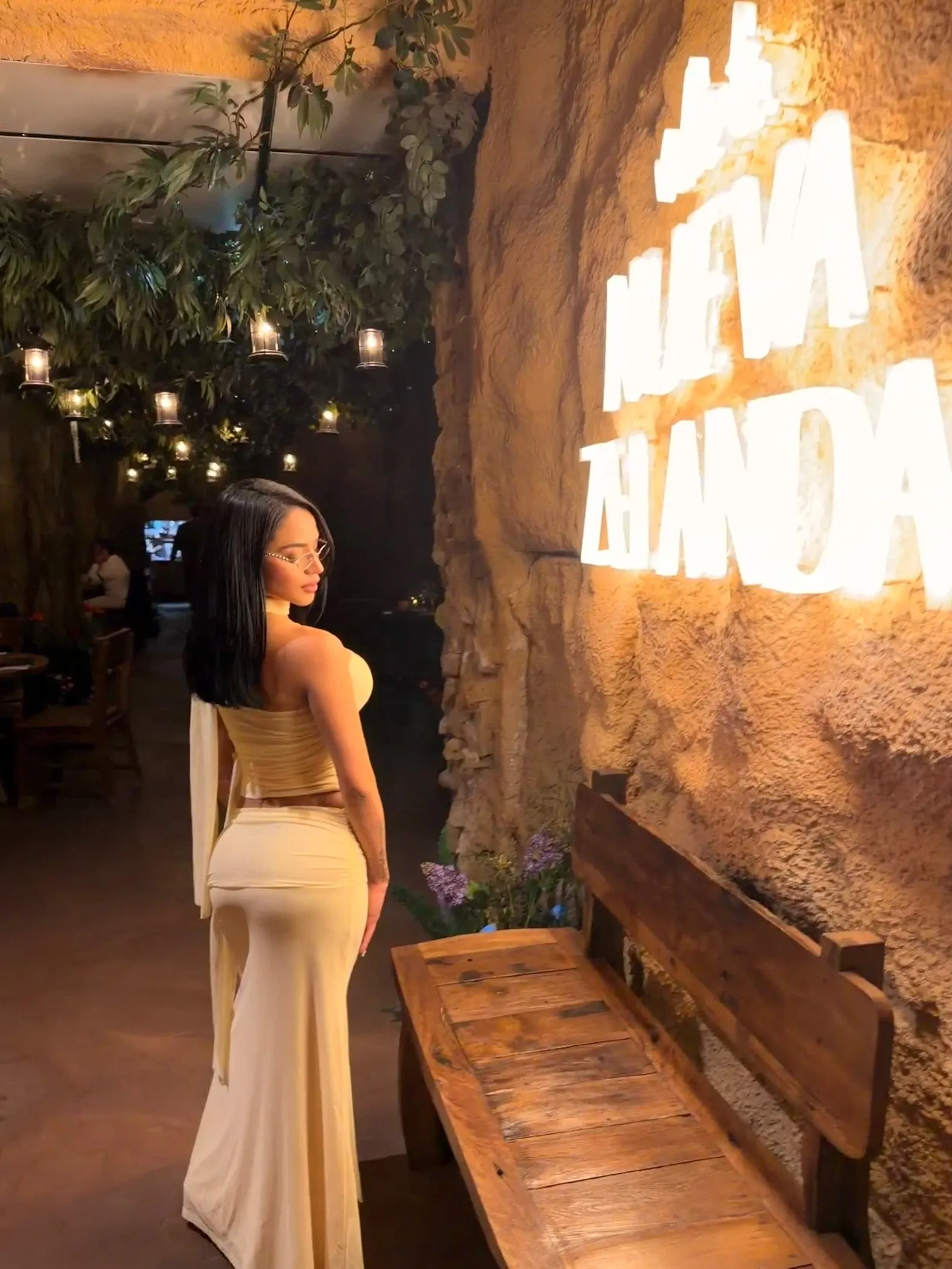 685358921 | Grace | Chica