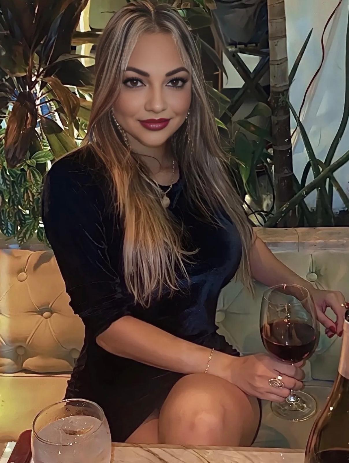 631259363 | BELLA | Puta