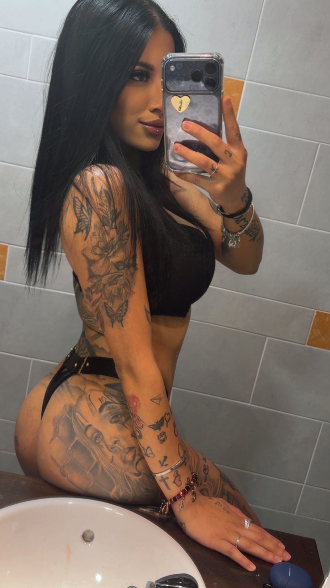 637596351 | LARA | Escort