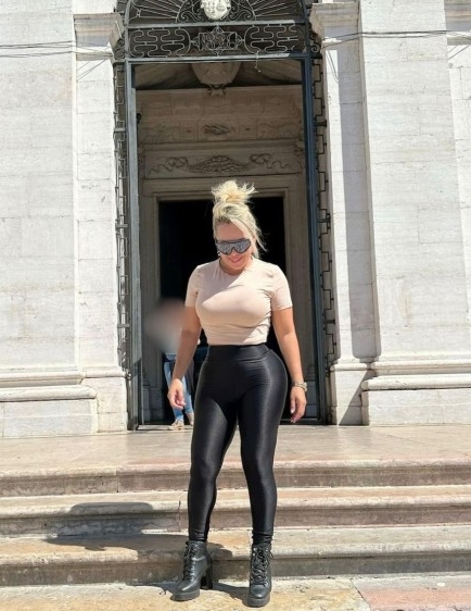 641649280 | JHULIE | Chica