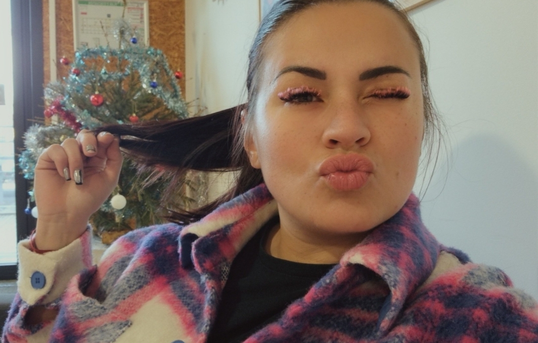 613359010 | YULYANA | Chica