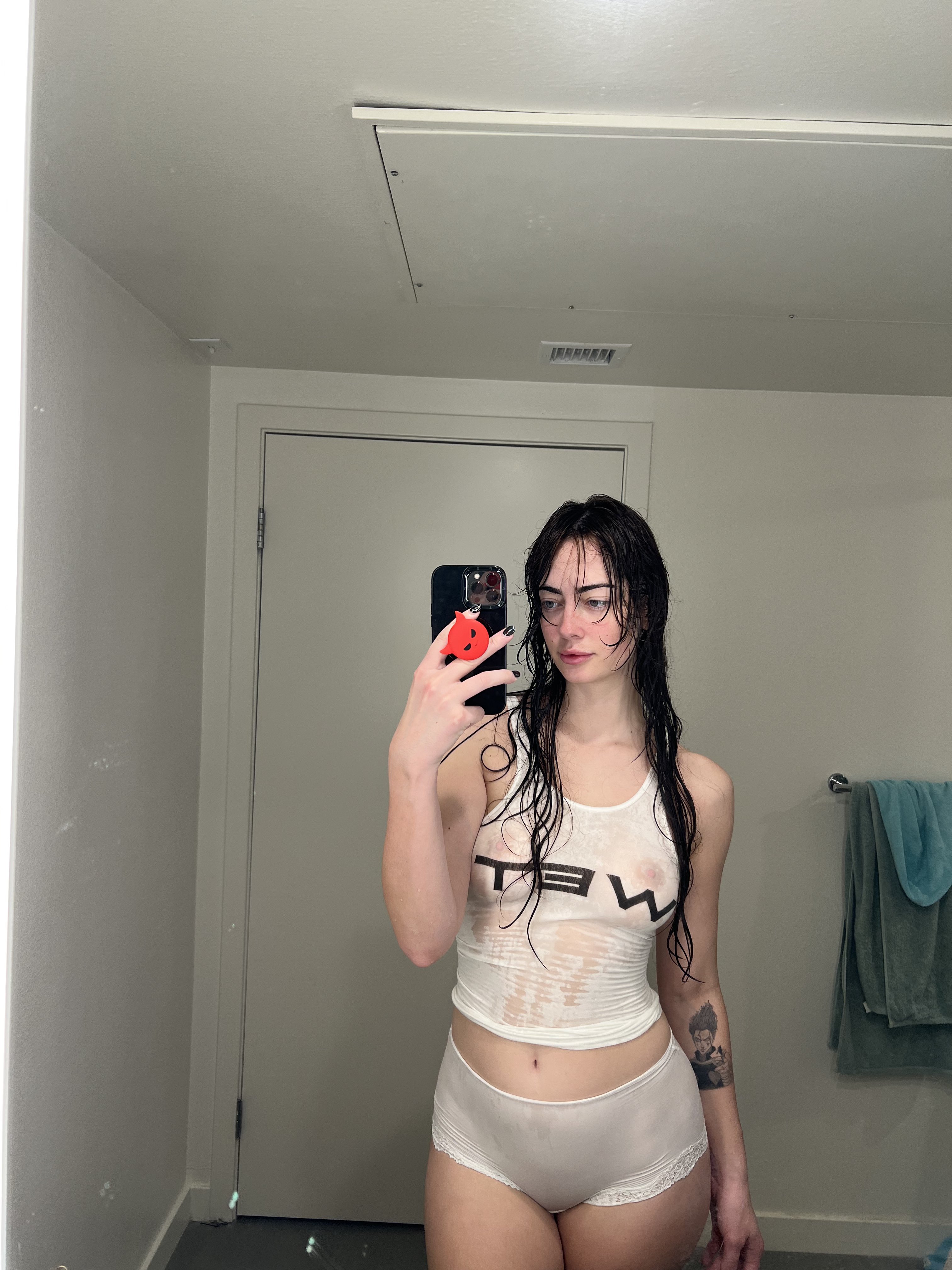 619791980 | JENNIFER | Chica