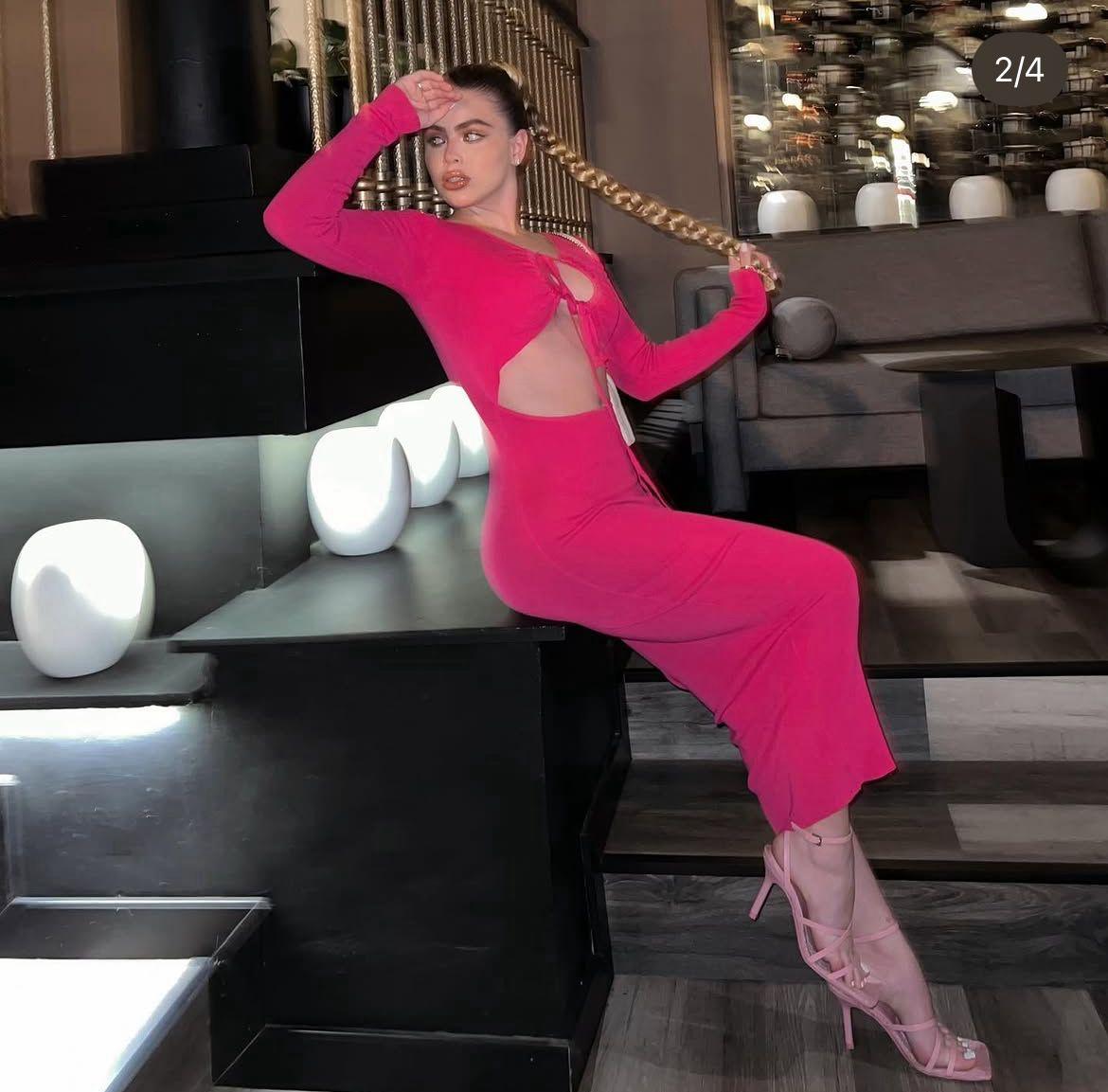 685245186 | CAROLINA | Chica