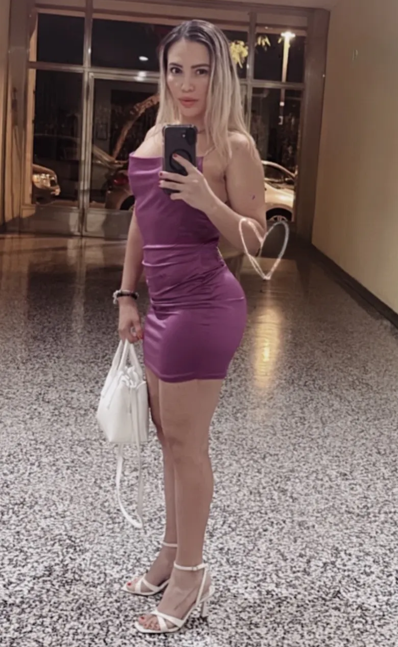 663376927 | Victoria | Chica