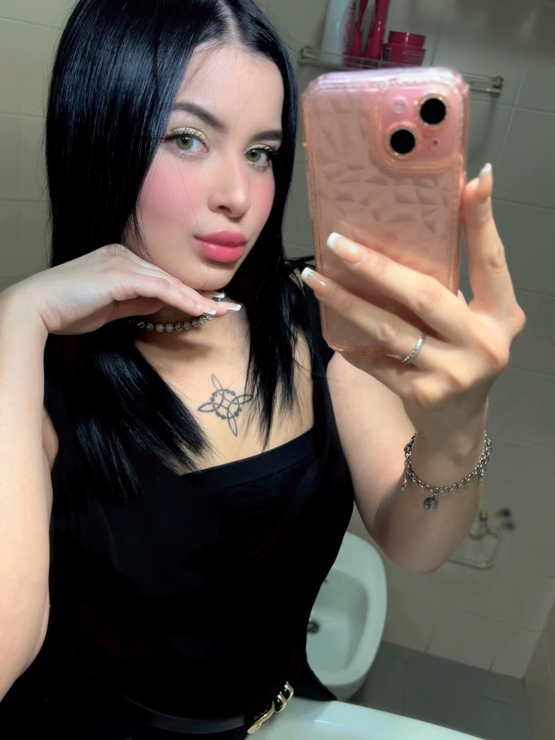 604240778 | CRISTAL | Chica