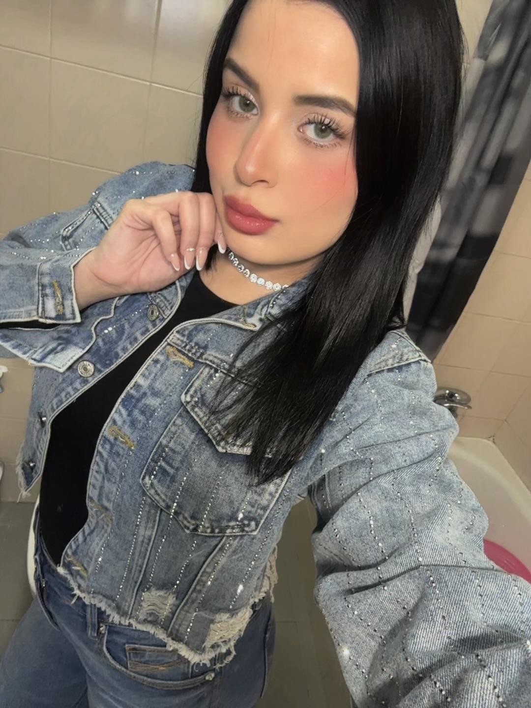 604240778 | CRISTAL | Chica