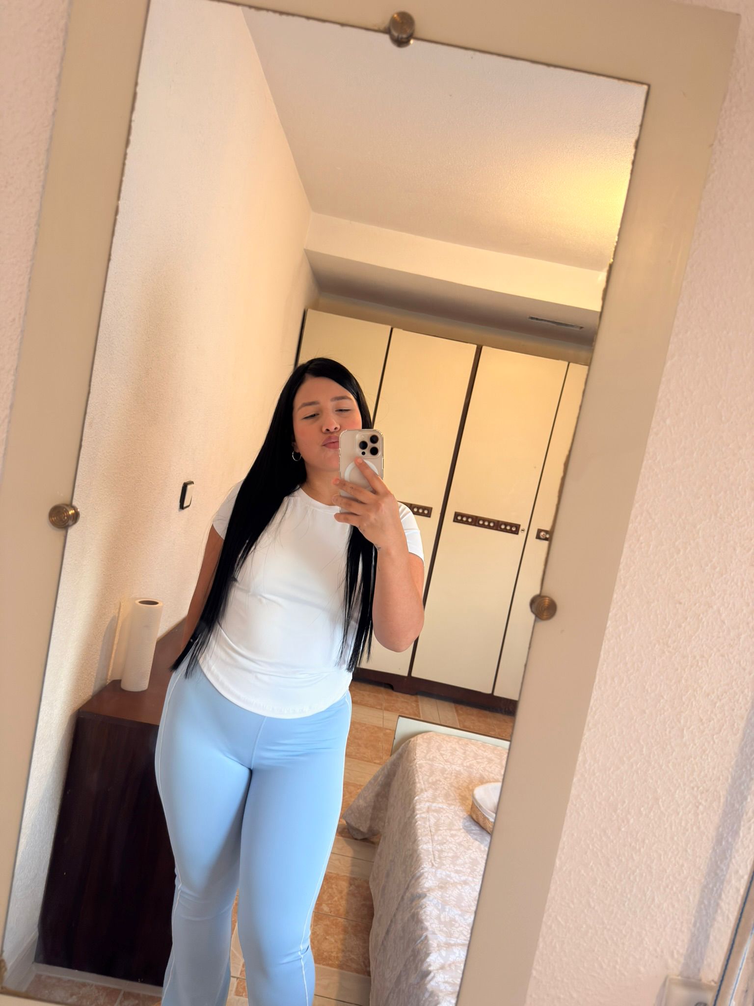 634154532 | CLOE | Chica