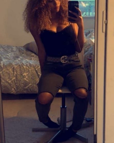 695343309 | MEGAN | Chica