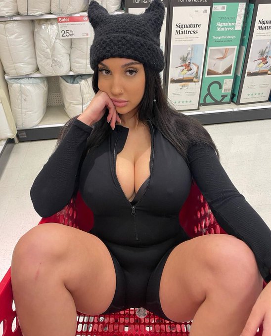 610817053 | ESCOLTA | Chica