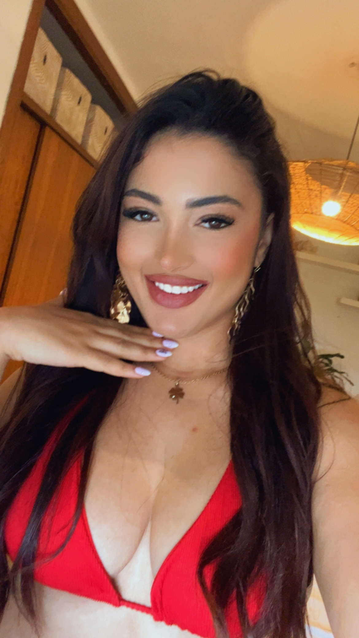 613904167 | MILA | Chica