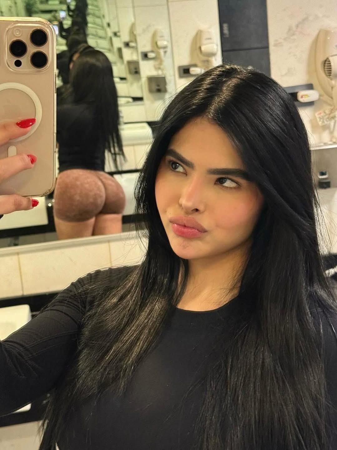 635952043 | HANNA | Chica