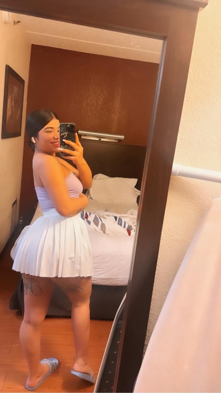 673896778 | KAMILA | Chica