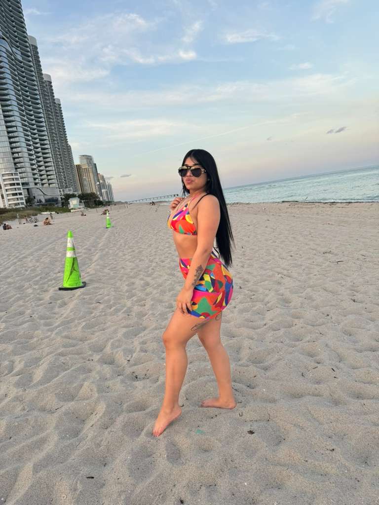 673896778 | KAMILA | Chica