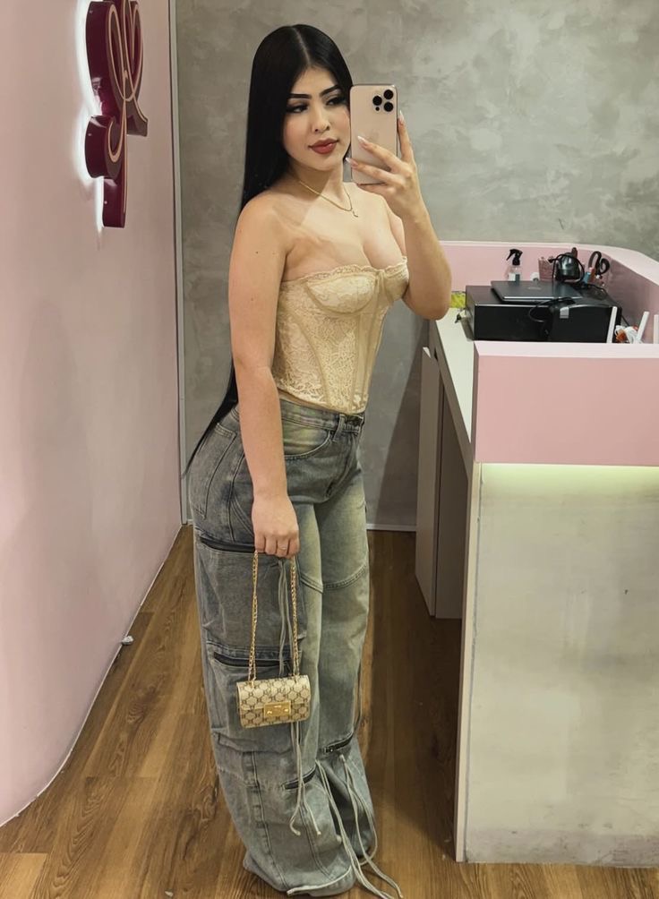 690313493 | MíA | Chica