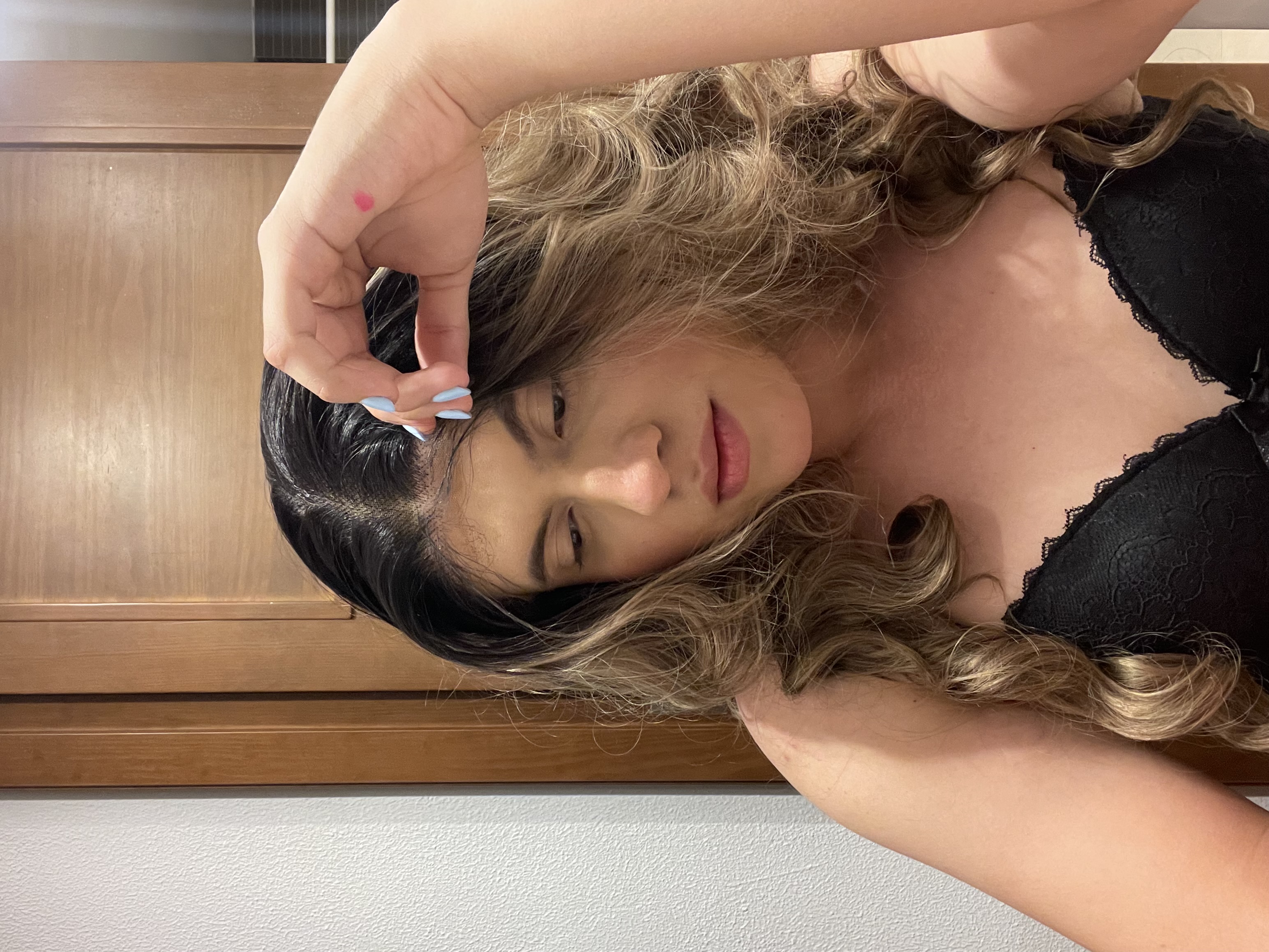 619504146 | ANDREA | Transexual