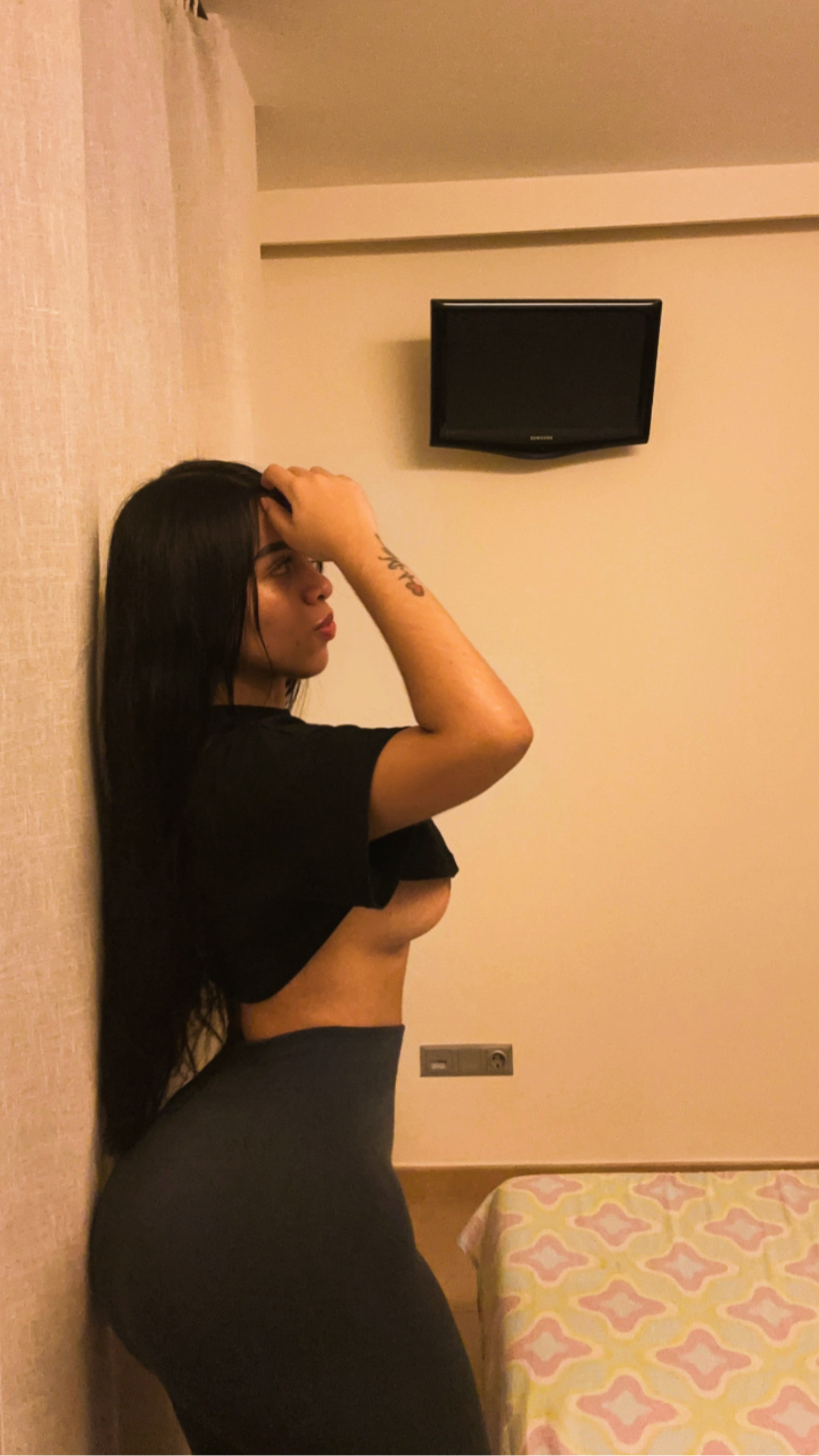631053440 | MELANY | Chica