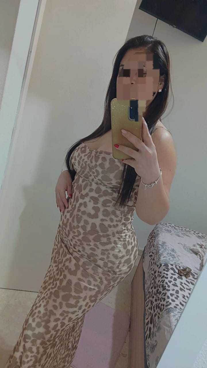 647497869 | KELLY | Chica