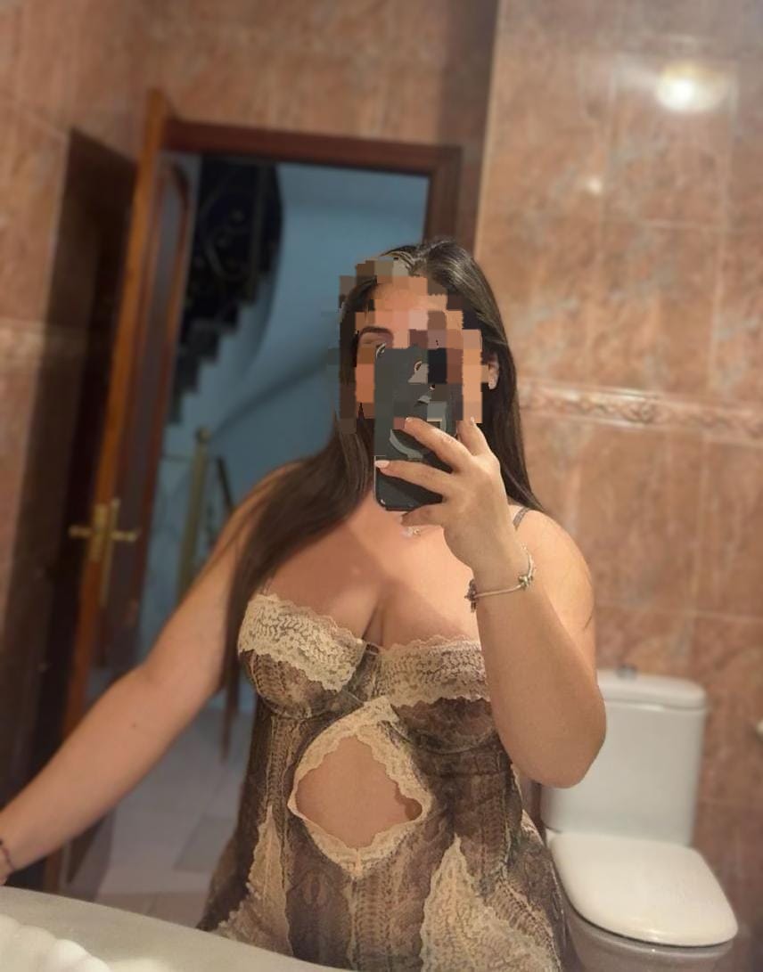 647497869 | KELLY | Chica