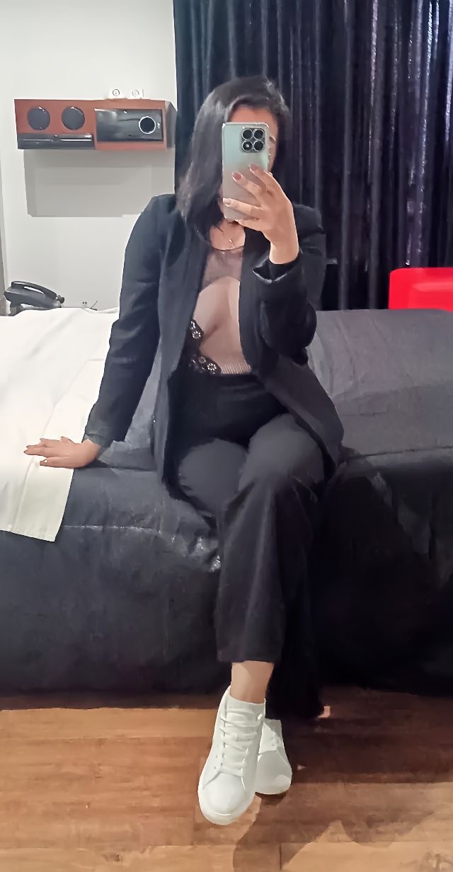 743078718 | MíA | Chica