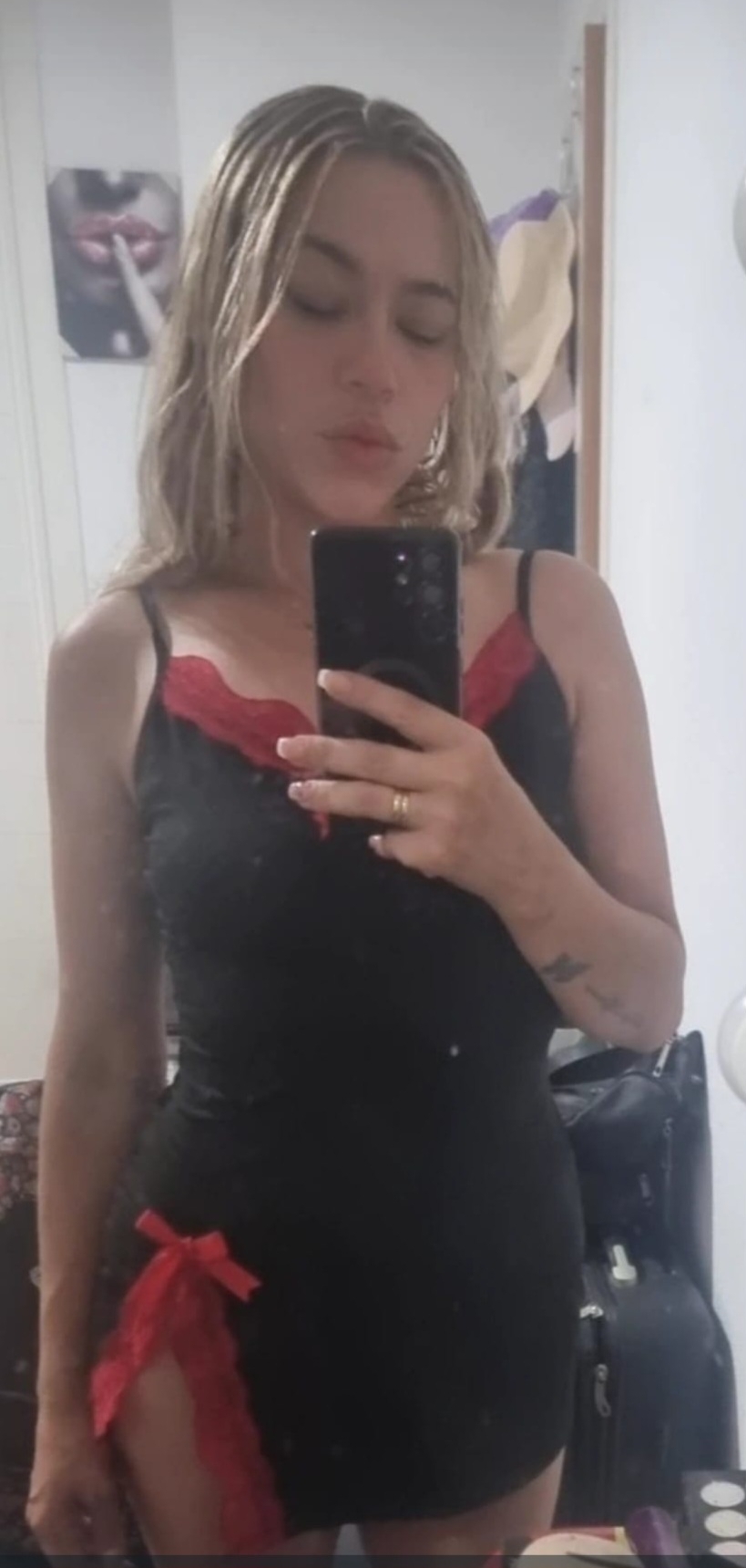 689462372 | SOFIA | Chica