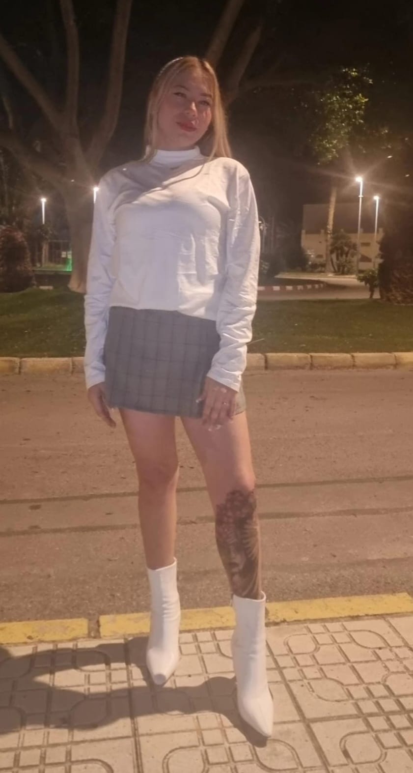 689462372 | SOFIA | Chica