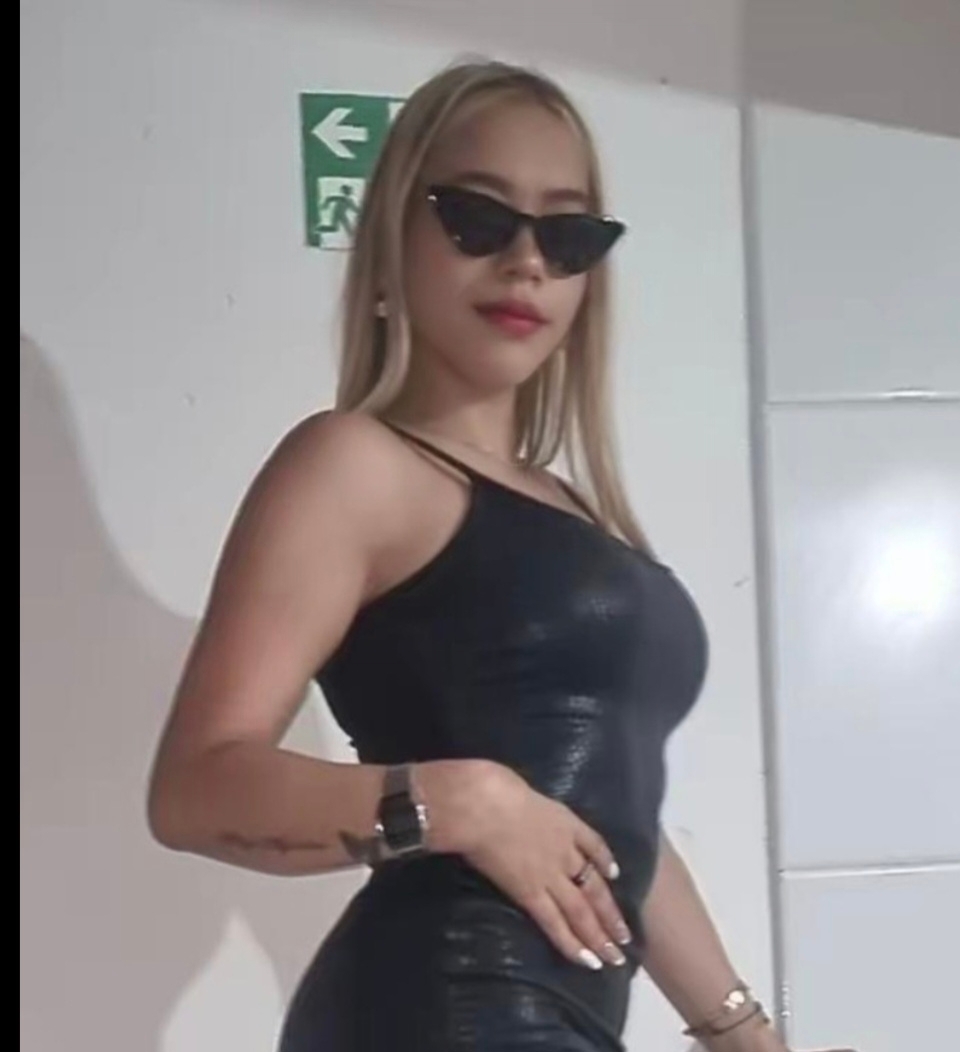 689462372 | SOFIA | Chica