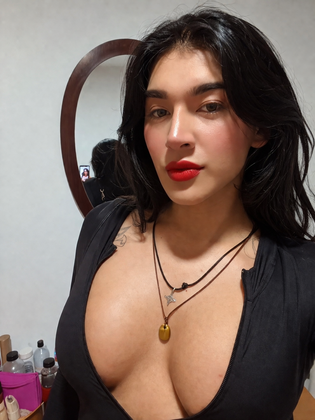 674661759 | STHEFANY | Transexual
