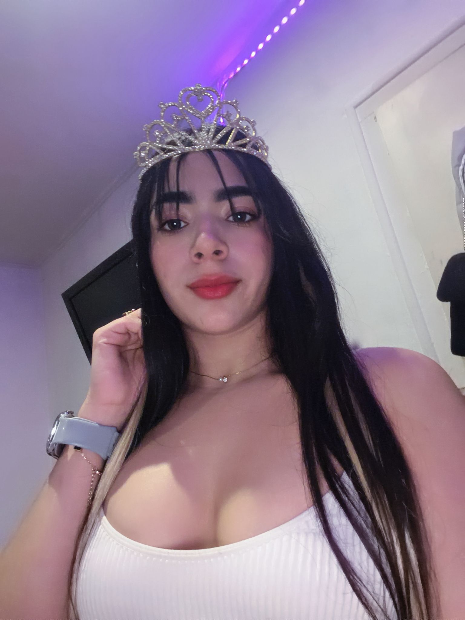 612255352 | KATHA | Chica