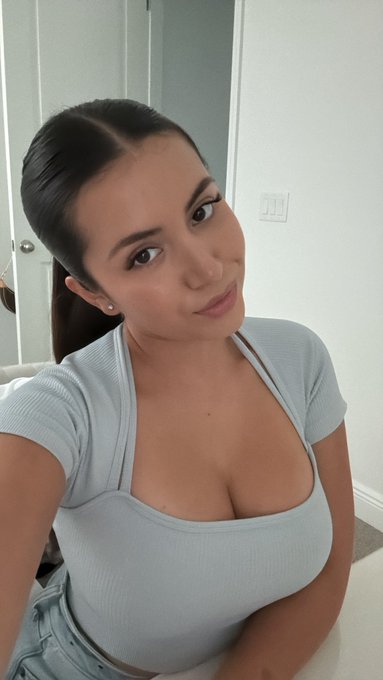 613817857 | LUNA | Chica