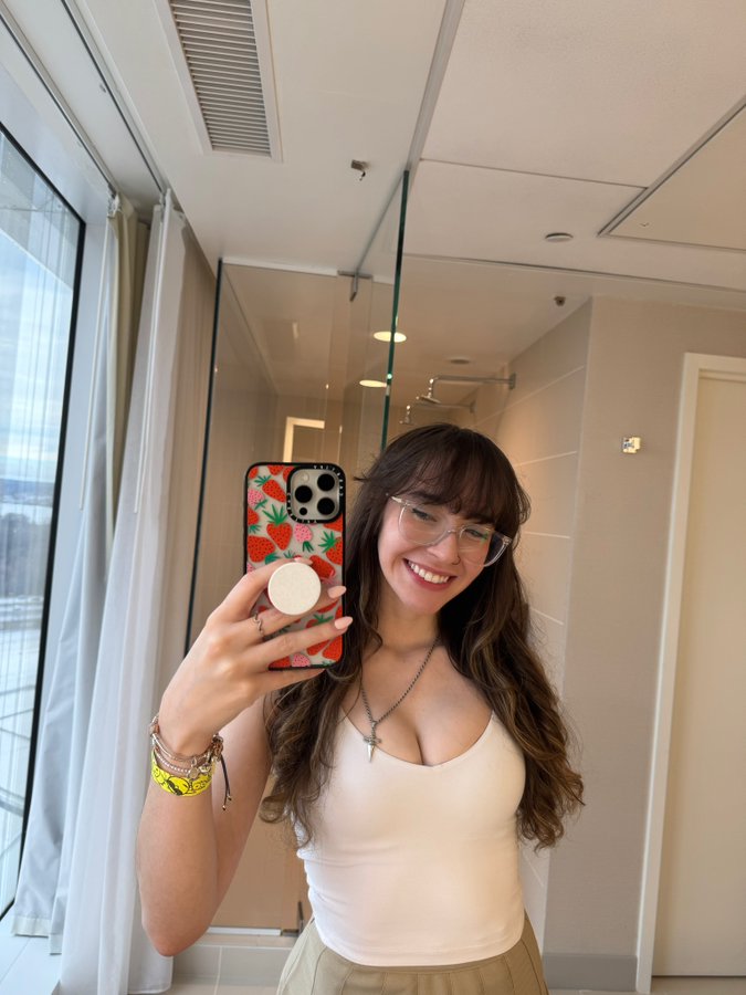 603272257 | HELENA | Chica