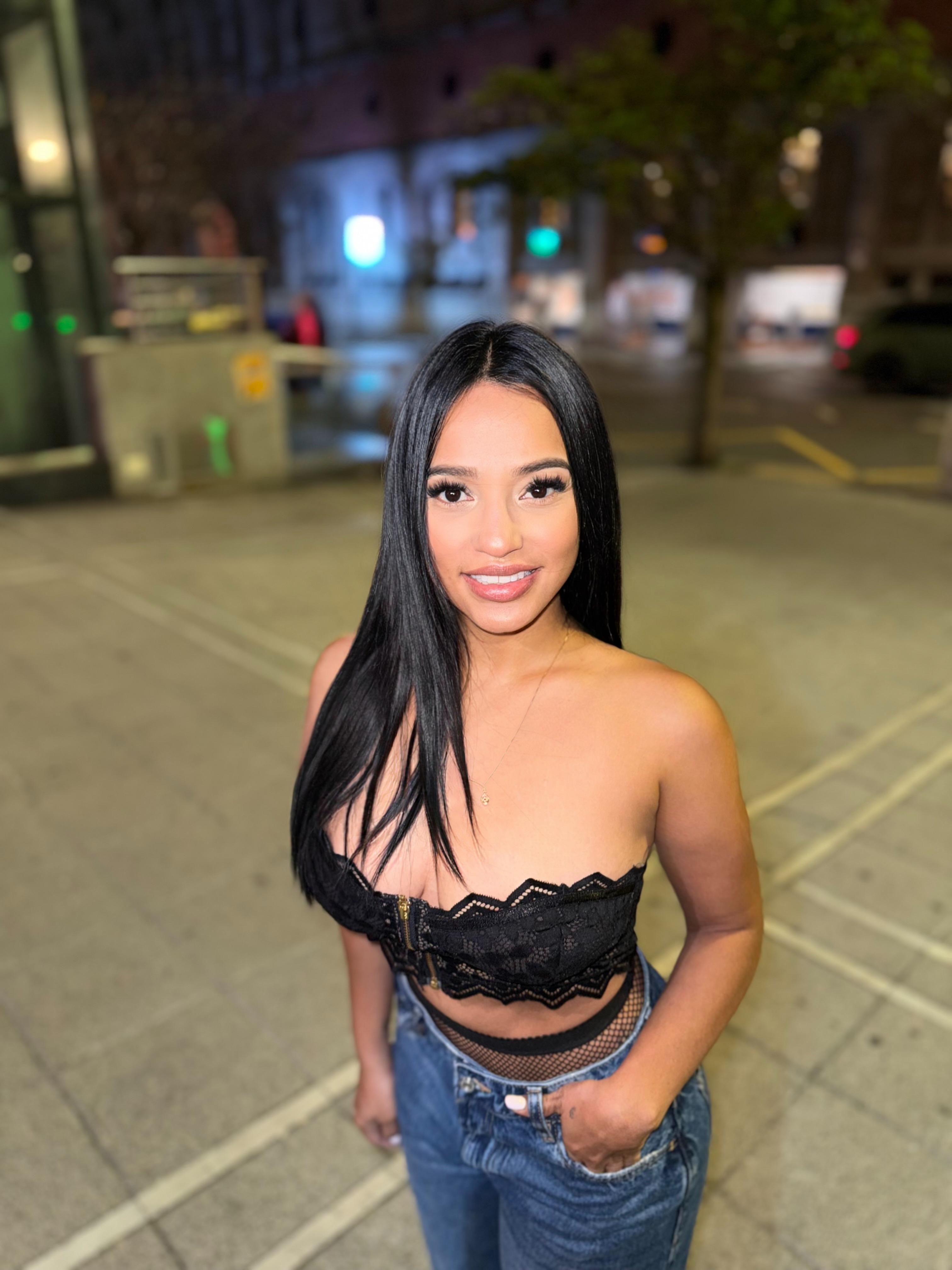 742093050 | MONSERRAT | Chica