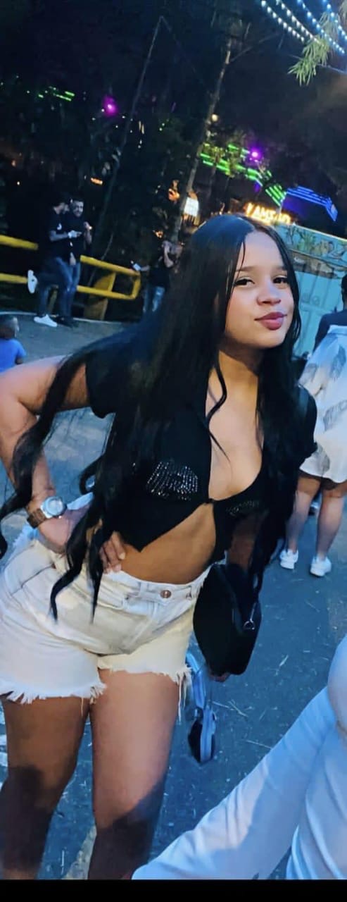 611298184 | ANTONELLA | Chica