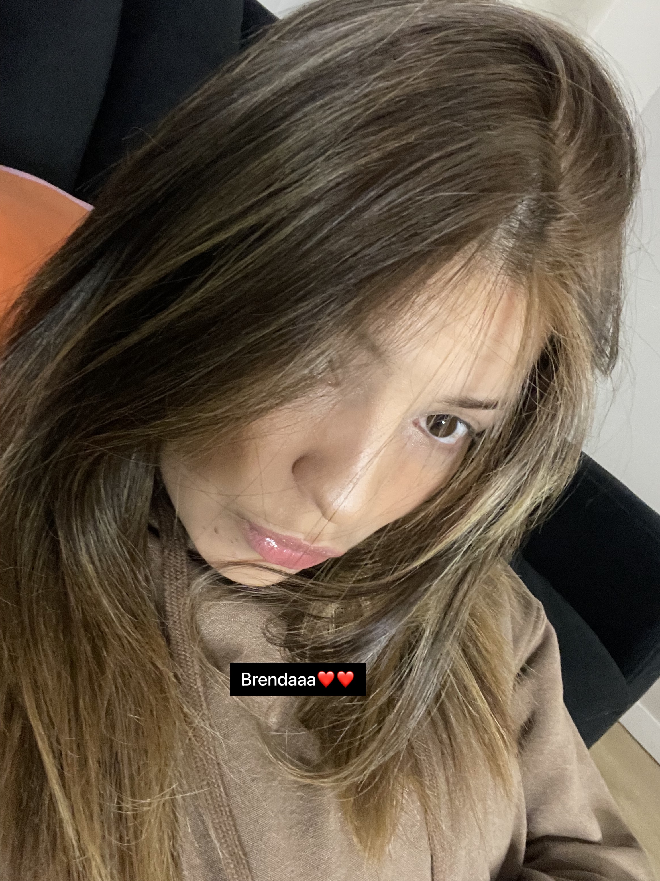 613698251 | BRENDA | Chica