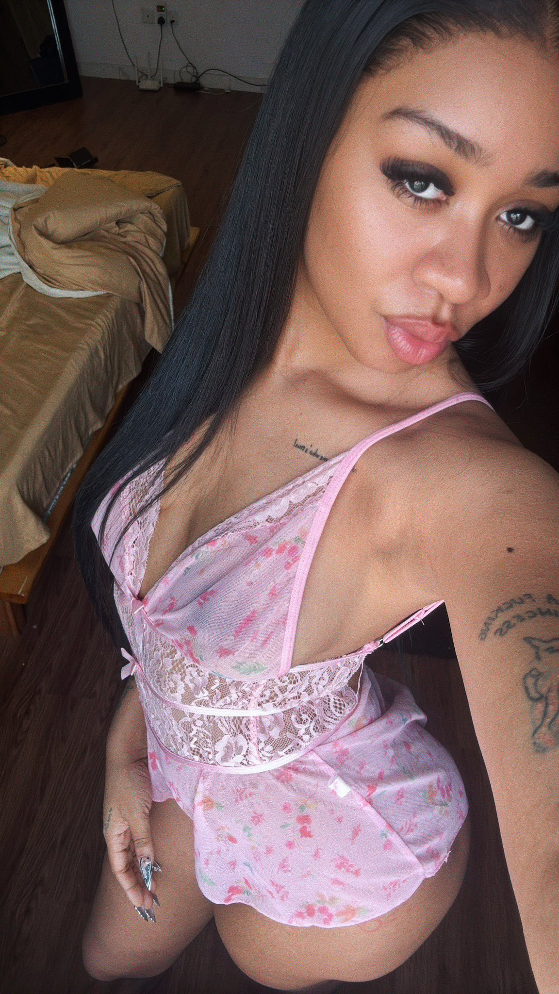 663447455 | ORNELLA | Chica