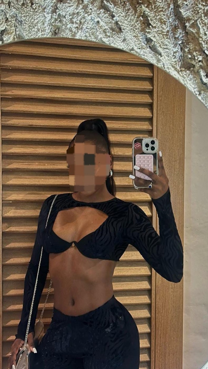 643675871 | FLOR | Escort