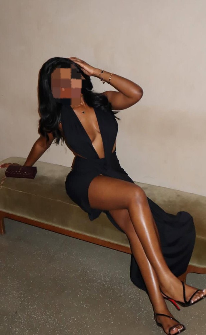 643675871 | FLOR | Escort