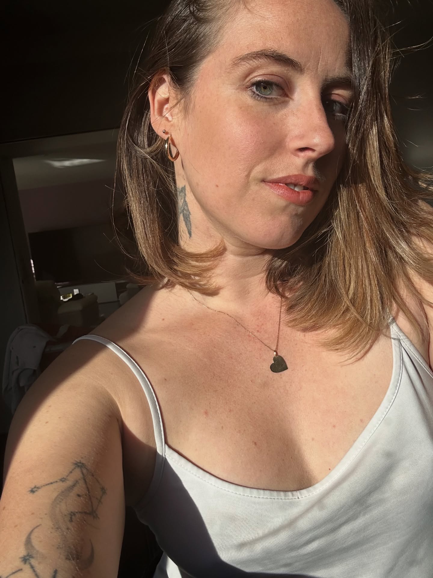 631264400 | AURORE | Chica