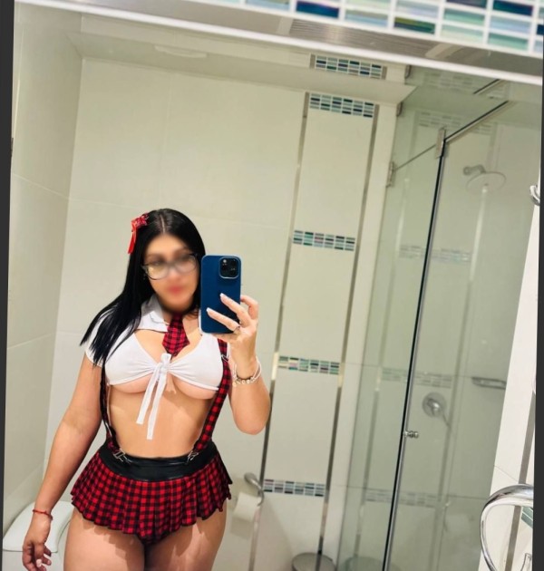 631285233 | STEPHANY | Chica