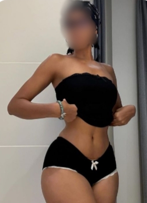 603998651 | SAMIA | Chica