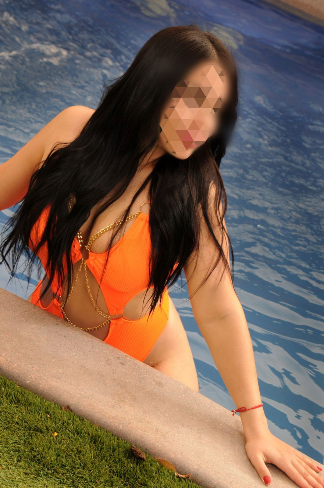 613885970 | LAURA | Chica