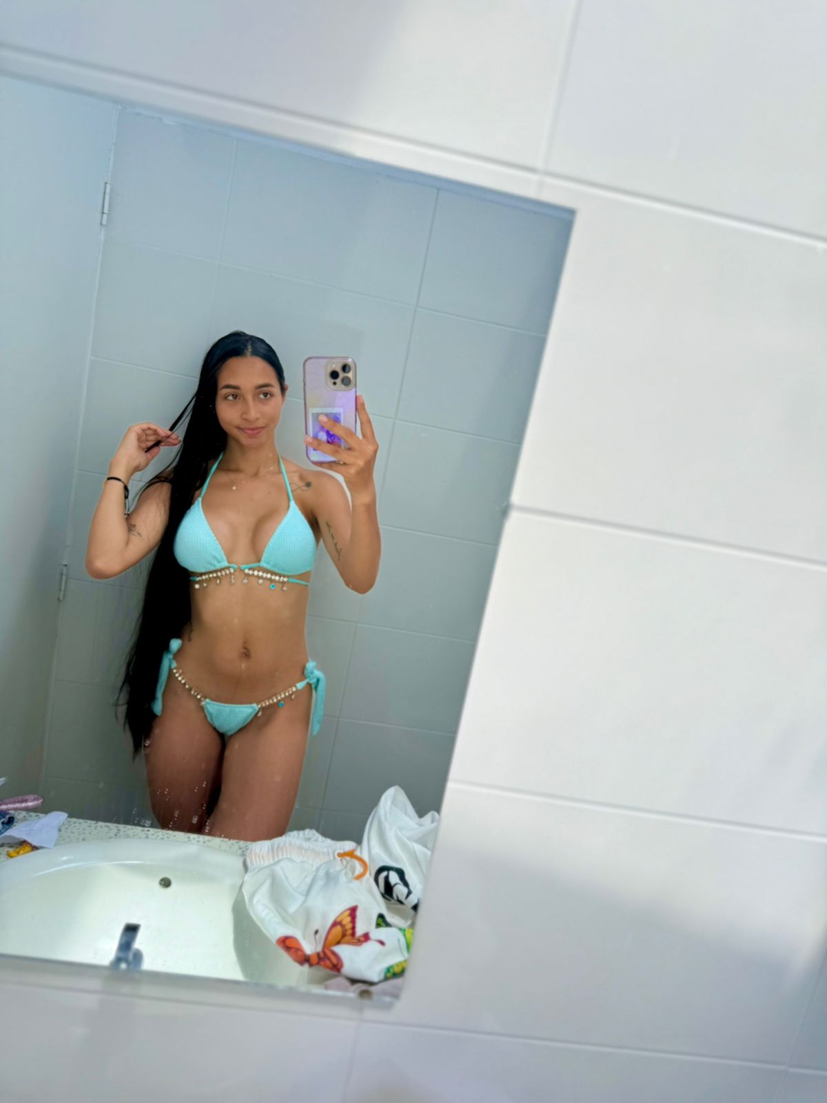 695531494 | MICHEL | Chica